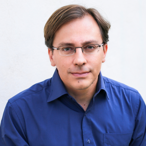   Nadav Eyal